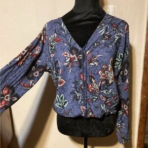 Women’s Hollister Floral V-Neck Long Sleeve Wrap Top in Blue Multi. Size S
